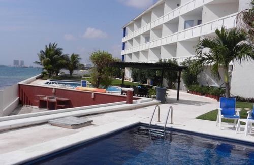 Puerto Juarez Apartment | Tranquil and Affordable Oceanfront!