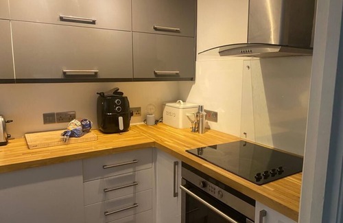 Gipsy Hill Apartment | Tranquil and beautiful one bedroom garden flat in south east London
