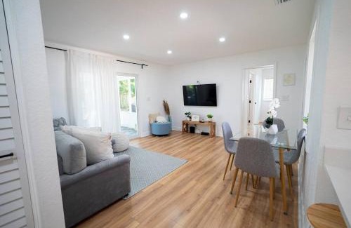 Meadowlawn House | Tranquil And Sunny 4br Getaway Home