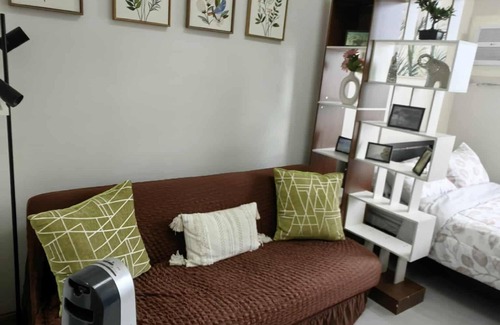 Project 8 Apartment | Tranquil apartment with a view at Congressional Ave. in Quezon City!