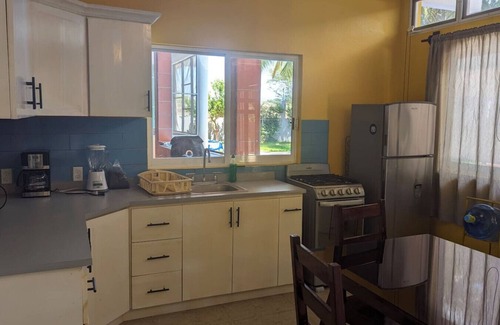 Santa Maria Tonameca House | Tranquil Beachside Family Retreat Pool Parking