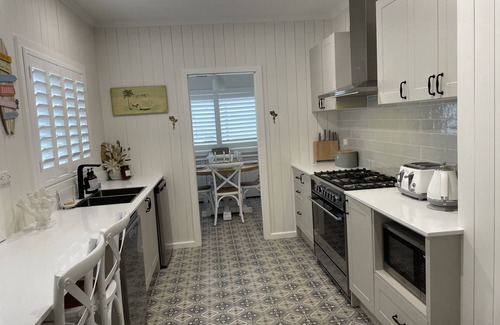 South Coast Cottage | Tranquil Beachside cottage. A stone throw from the beach & Hiking.Pet-friendly.