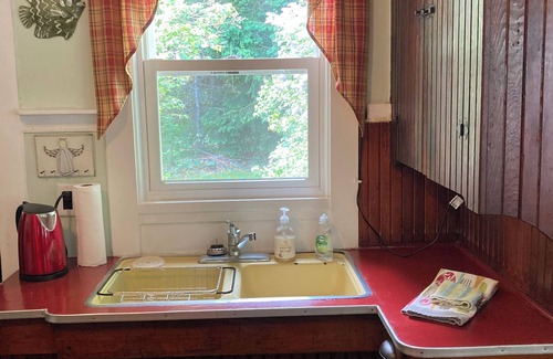 Bridgton House | Tranquil bungalow with WiFi in charming Bridgton