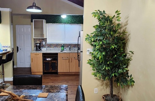 Decatur Condo | Tranquil Cabin Condo, 15 mins away to Atlanta City where all the attraction is.