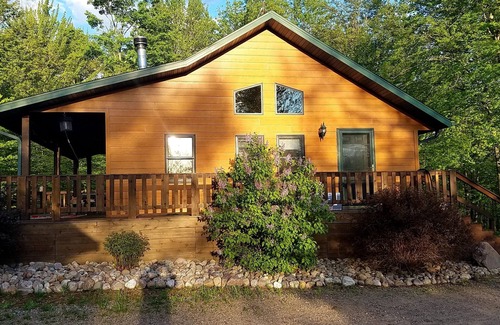 Townsend House | Tranquil Cabin near lakes & ATV trails