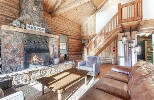 Ashton Cabin | Tranquil cabin on Warm River, AshtonnBoat ramp access-fly fishing haven.