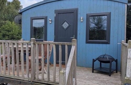 Llanfair Caereinion Cabin | Tranquil Cabin Retreat in Welshpool