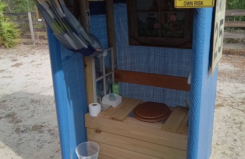 Chiefland RV Rental | Tranquil campground with WiFi in charming Chiefland