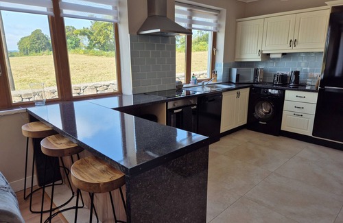 Coolbawn House | Tranquil Carney Commons Cottage - Sleeps 10