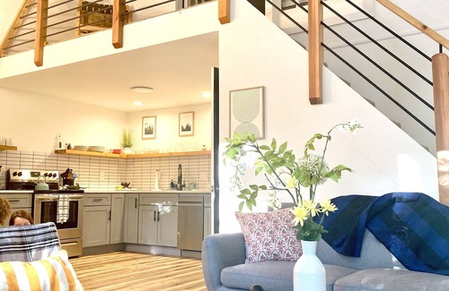 Jim Thorpe House | Tranquil Chalet Retreat, Short Walk to Lake & Pool