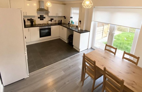 Atherton House | Tranquil Charming Stay