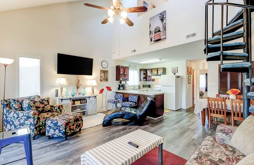 Surfside Beach Condo | Tranquil coastal condo with 2 pools & enclosed porch - near golf & beaches