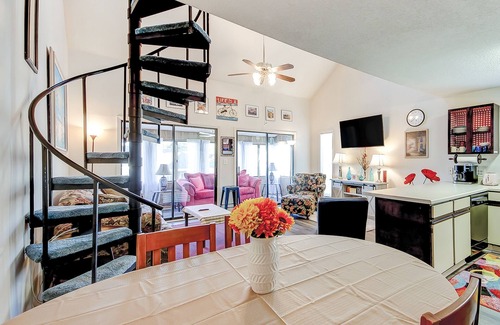 Surfside Beach Condo | Tranquil coastal condo with 2 pools & enclosed porch - near golf & beaches