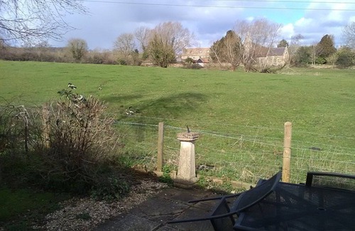 Woolverton House | Tranquil Cottage Retreat in Bath