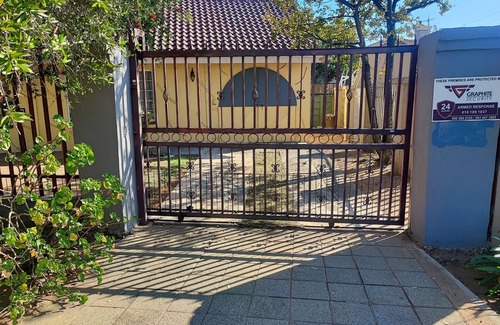 Boksburg Cottage | Tranquil cottage with WiFi and pool in Boksburg; Home away from home.