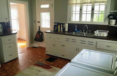 Greenwich House | Tranquil Country Home with Small Town Charm