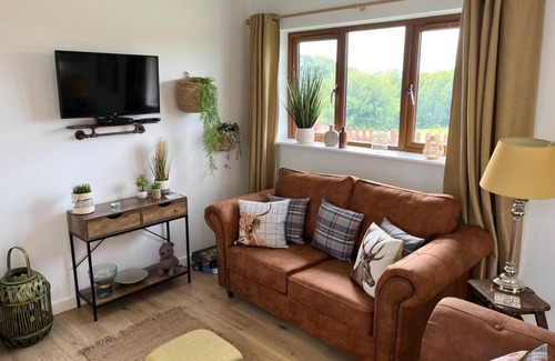 Hastings Cabin | Tranquil Countryside Lodge Retreat Near Rye & Coast