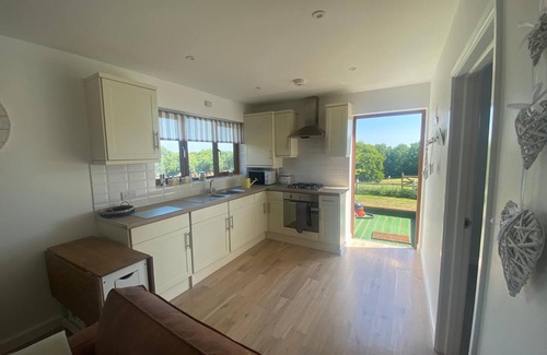 Hastings Cabin | Tranquil Countryside Lodge Retreat Near Rye & Coast