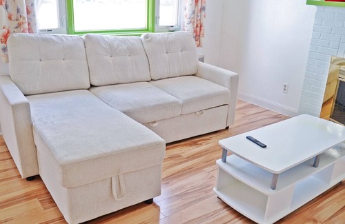 McKownville House | Tranquil Cozy Apartment in Charming Area