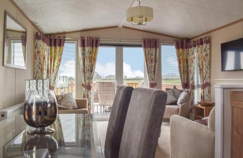 Corton House | Tranquil Dawn