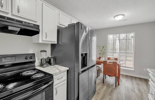 North Little Rock House | Tranquil Escape 3 Bedroom Home by RedAwning