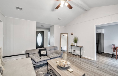 North Little Rock House | Tranquil Escape 3 Bedroom Home by RedAwning