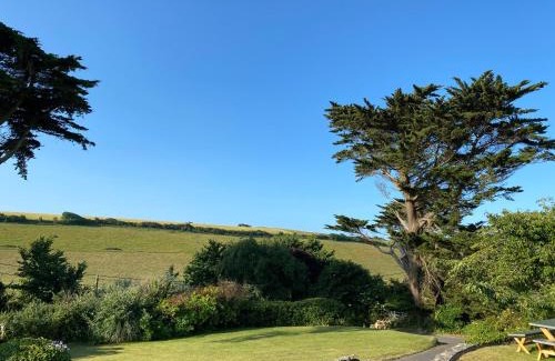 Hope-Cove House | Tranquil family retreat, large plot, splendid view