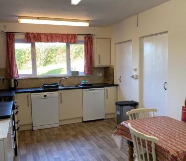 Hope-Cove House | Tranquil family retreat, large plot, splendid view