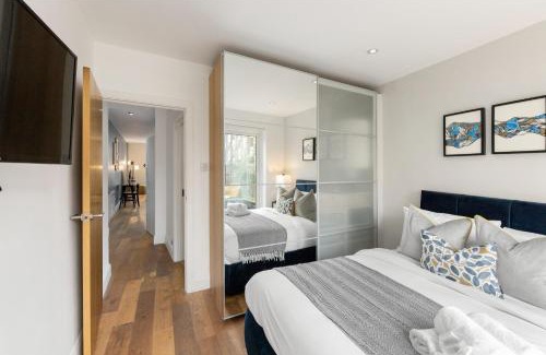 King's Cross Apartment | Tranquil Flat with Outdoor Space - Prime Location!