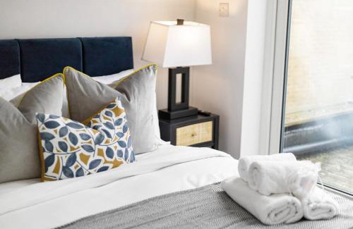 King's Cross Apartment | Tranquil Flat with Outdoor Space - Prime Location!