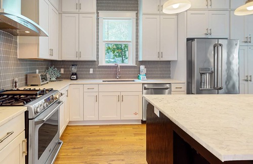 Greenway Park House | Tranquil getaway with pool & 4 free bikes near beach & golf - snowbird-friendly