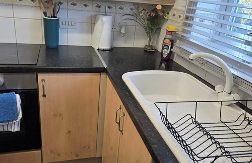 Featherstone House | Tranquil Getaway in Wolverhampton - Perfect for Relaxation