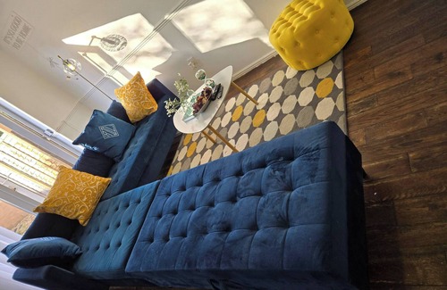 Featherstone House | Tranquil Getaway in Wolverhampton - Perfect for Relaxation