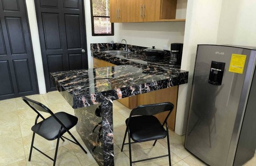 Veintisiete de Abril House | Tranquil house with AC in Veintisiete de abril, CR. 20 minutes away from beaches