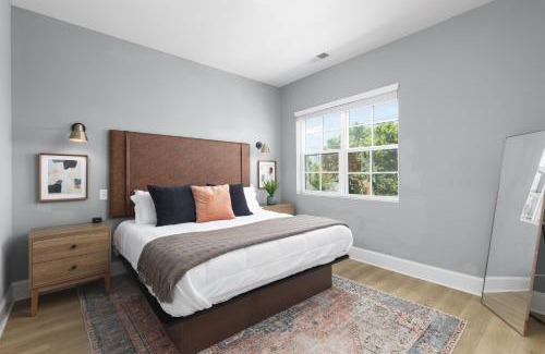 Cleveland Park Apartment | Tranquil Haven Close to Broadway with Free Parking