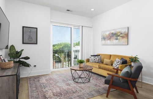 Cleveland Park Apartment | Tranquil Haven Close to Broadway with Free Parking