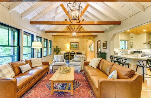 Mirror Lake House | Tranquil Highlands Cottage w/Fire Pit & Stream!