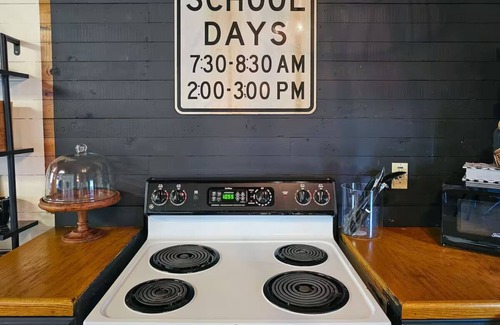 Gastonia House | Tranquil Historic District Guest Suite