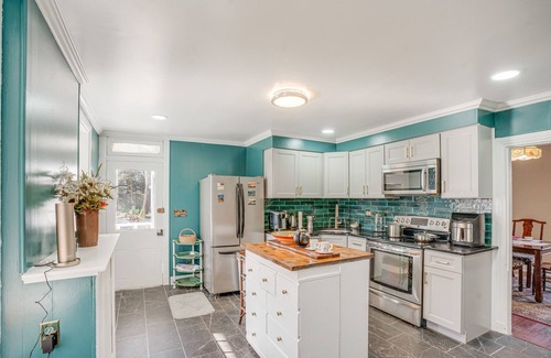 Norristown House | Tranquil & Historic Estate Near Valley Forge