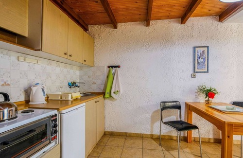 Kantanos-Selino House | Tranquil Holiday Home in Palaiochora near Sea Beach