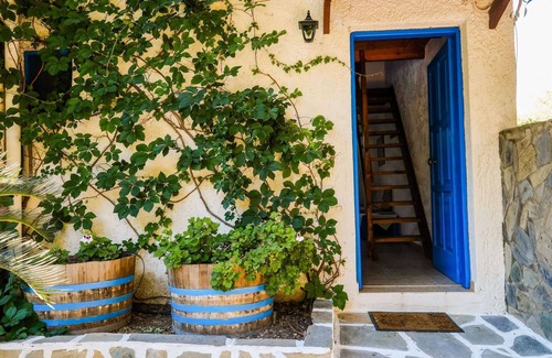 Kantanos-Selino House | Tranquil Holiday Home in Palaiochora near Sea Beach