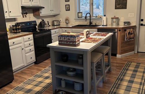 Minerva House | Tranquil home in the heart of the Adirondacks.