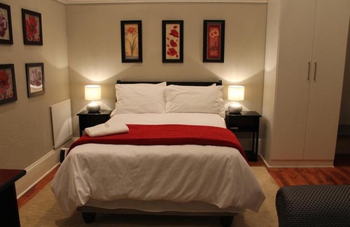 Komani House | Tranquil House B&B 10 Berry St