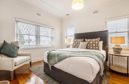 Prahran Apartment | Tranquil Inner-east Haven Moments from High Street