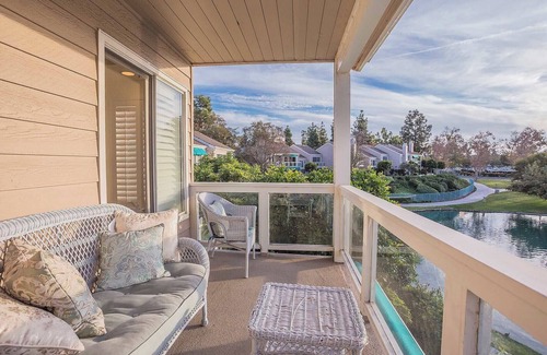 Woodbridge House | Tranquil Lakefront Haven: Your Ideal Getaway Awaits at This Charming Home #185
