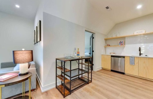 Mount Mourne Apartment | Tranquil Lakefront Carriage House with Dock