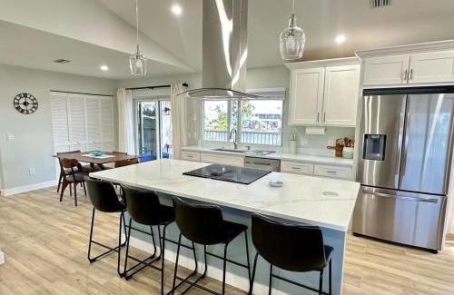 Alden Pines Apartment | Tranquil Lakeview Home w Porch Bokeelia Retreat