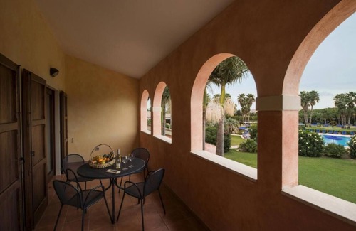 Pula Apartment | Tranquil Lantana Resort 1 Bedroom Room Apartment Sleeps 5