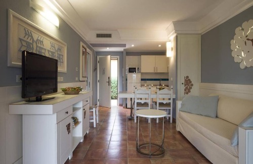 Pula Apartment | Tranquil Lantana Resort 2 Bedroom Apartments for 7 People