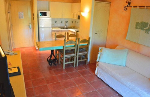 Pula Apartment | Tranquil Lantana Resort 2 Bedroom Apartments for 7 People